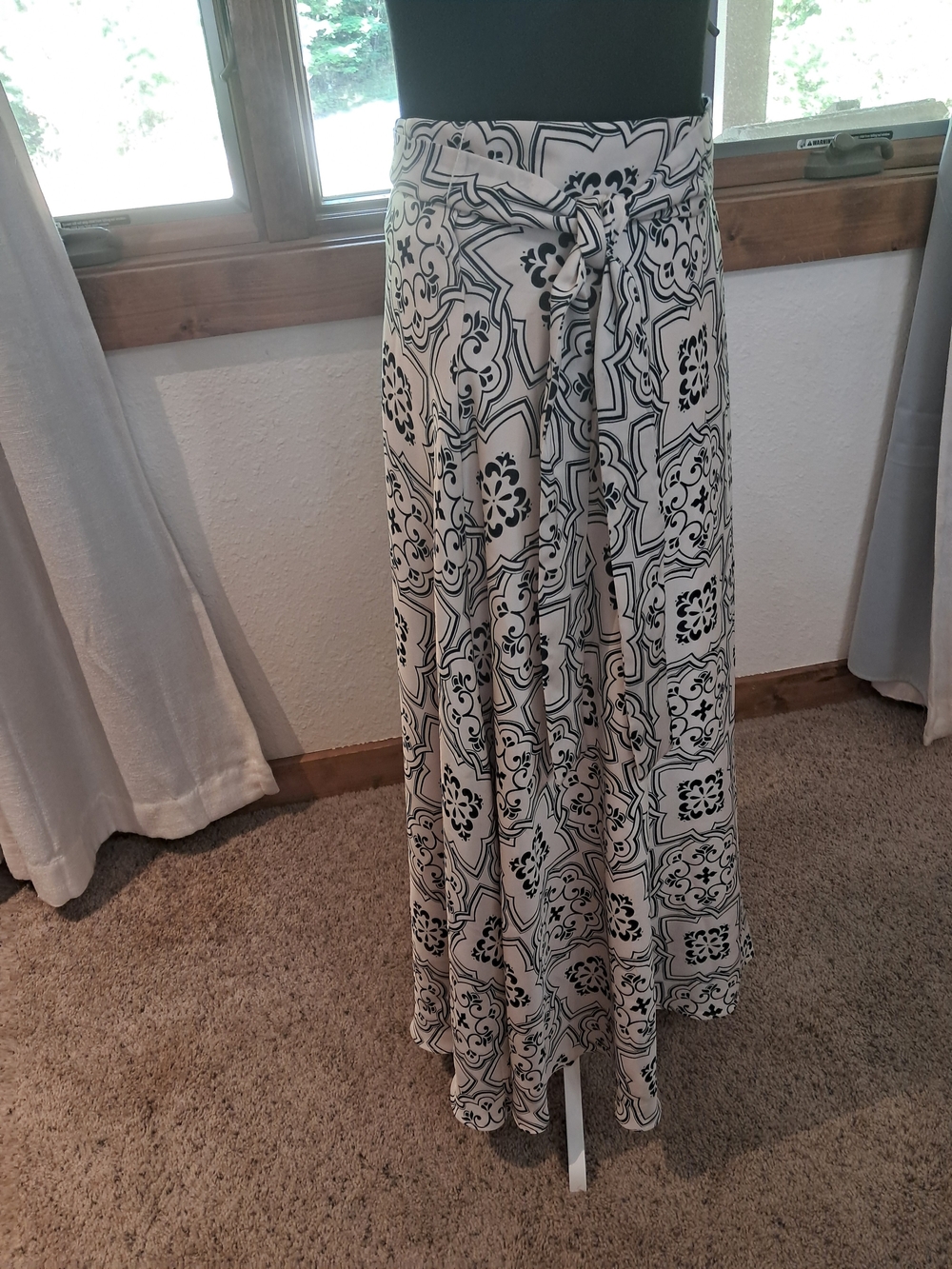 Women's Navy & Cream Printed Tie-Waist Maxi Skirt Size 6 - Picture 4 of 16